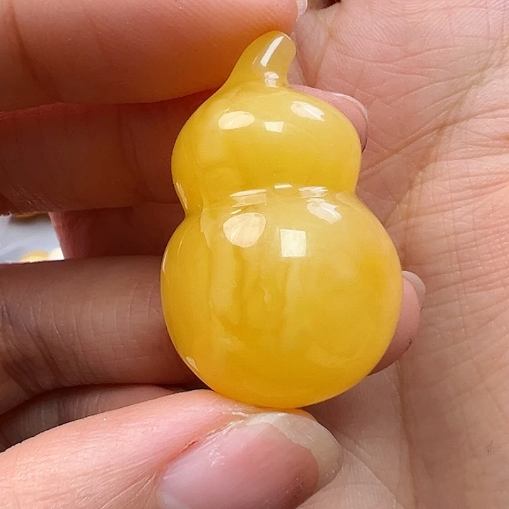 蜜蜡未镶嵌珠宝奇石