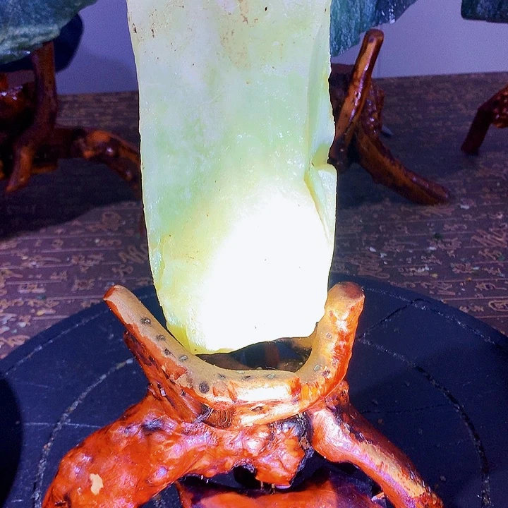 未镶嵌蛇纹石玉珠宝奇石