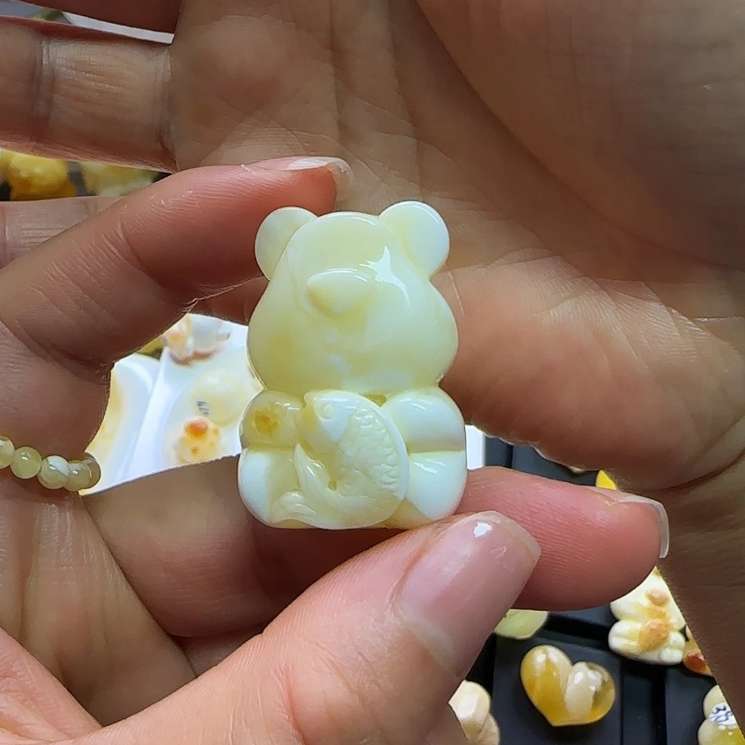 琥珀未镶嵌珠宝奇石