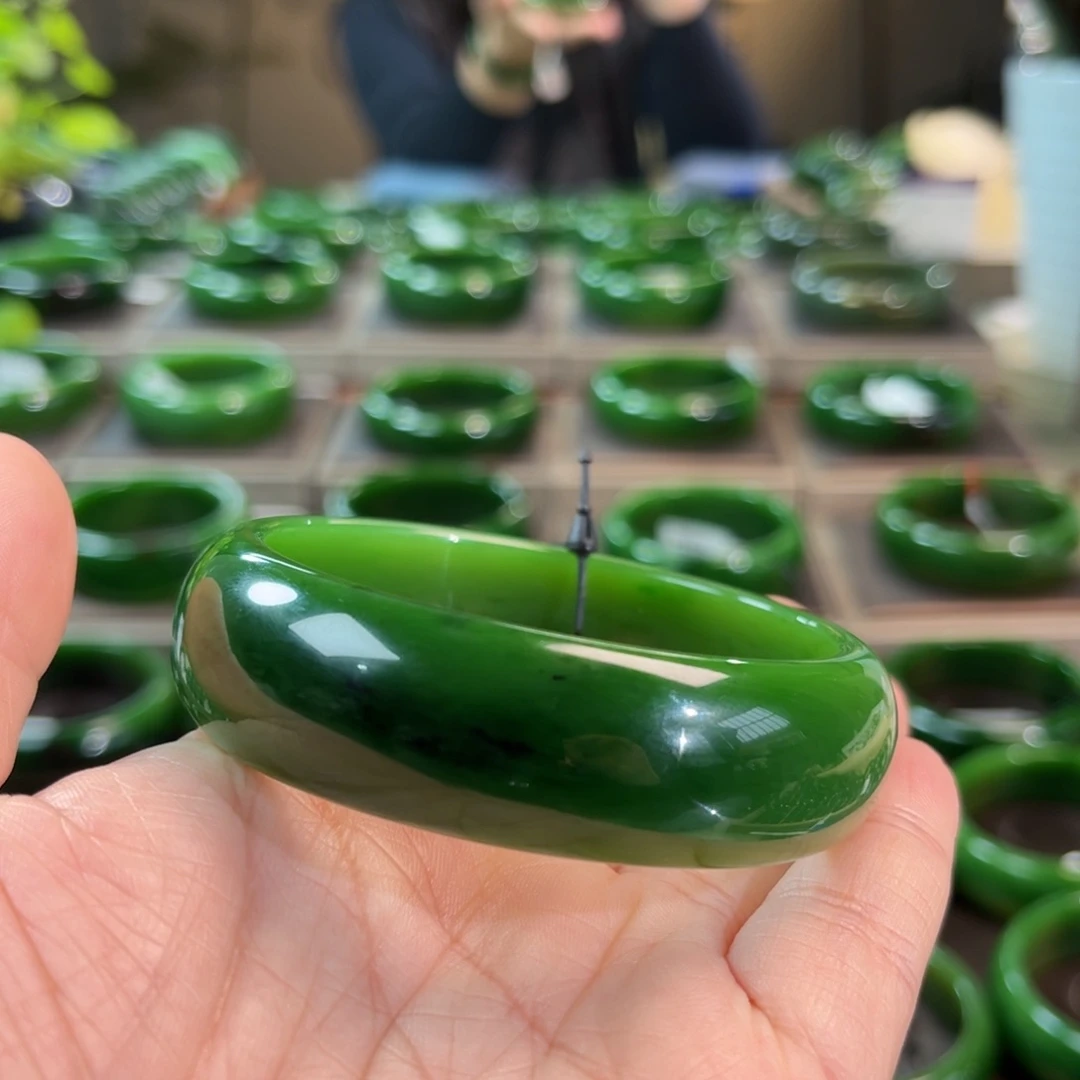 未镶嵌手镯和田玉（碧玉）