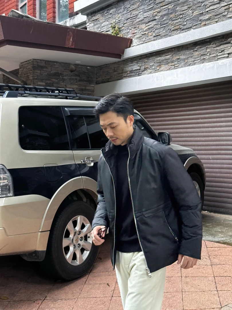 【指挥官】水貂毛领白鹅绒绵羊皮拼接轻奢可拆卸休闲短款羽绒服冬季
