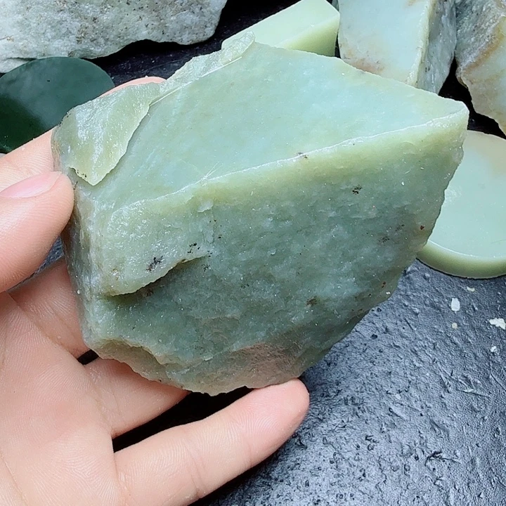 和田玉（糖玉）未镶嵌珠宝奇石
