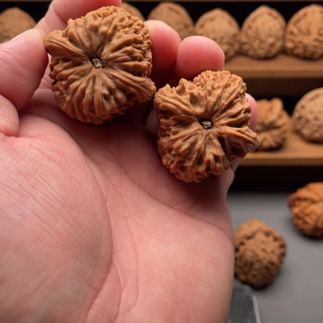 谁***心文玩核桃吊坠南疆石高炮