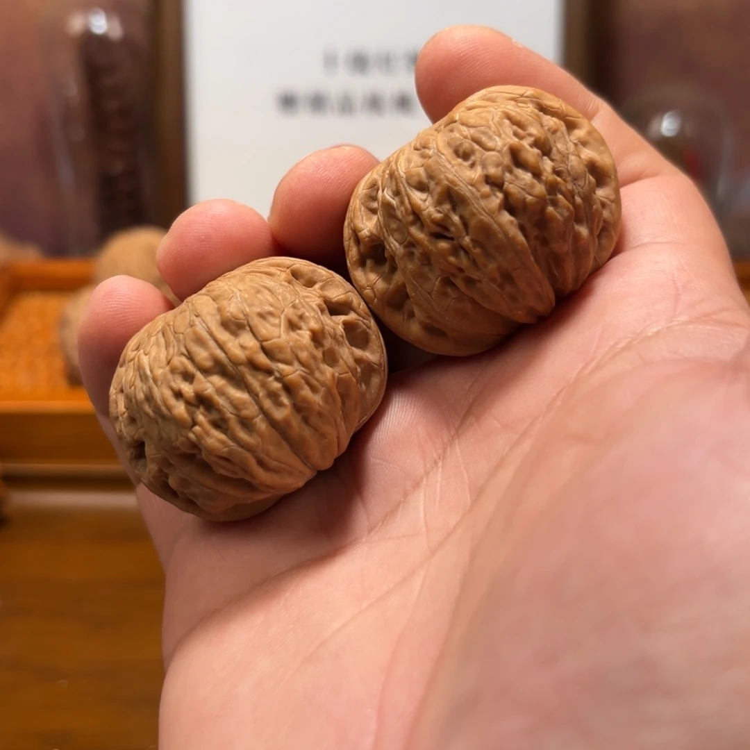 文玩核桃吊坠铁锤妹妹Q5683