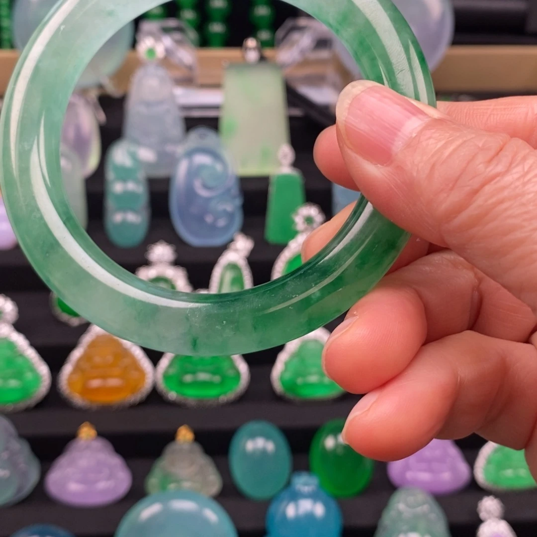 悟***缘高冰飘绿圆条手镯