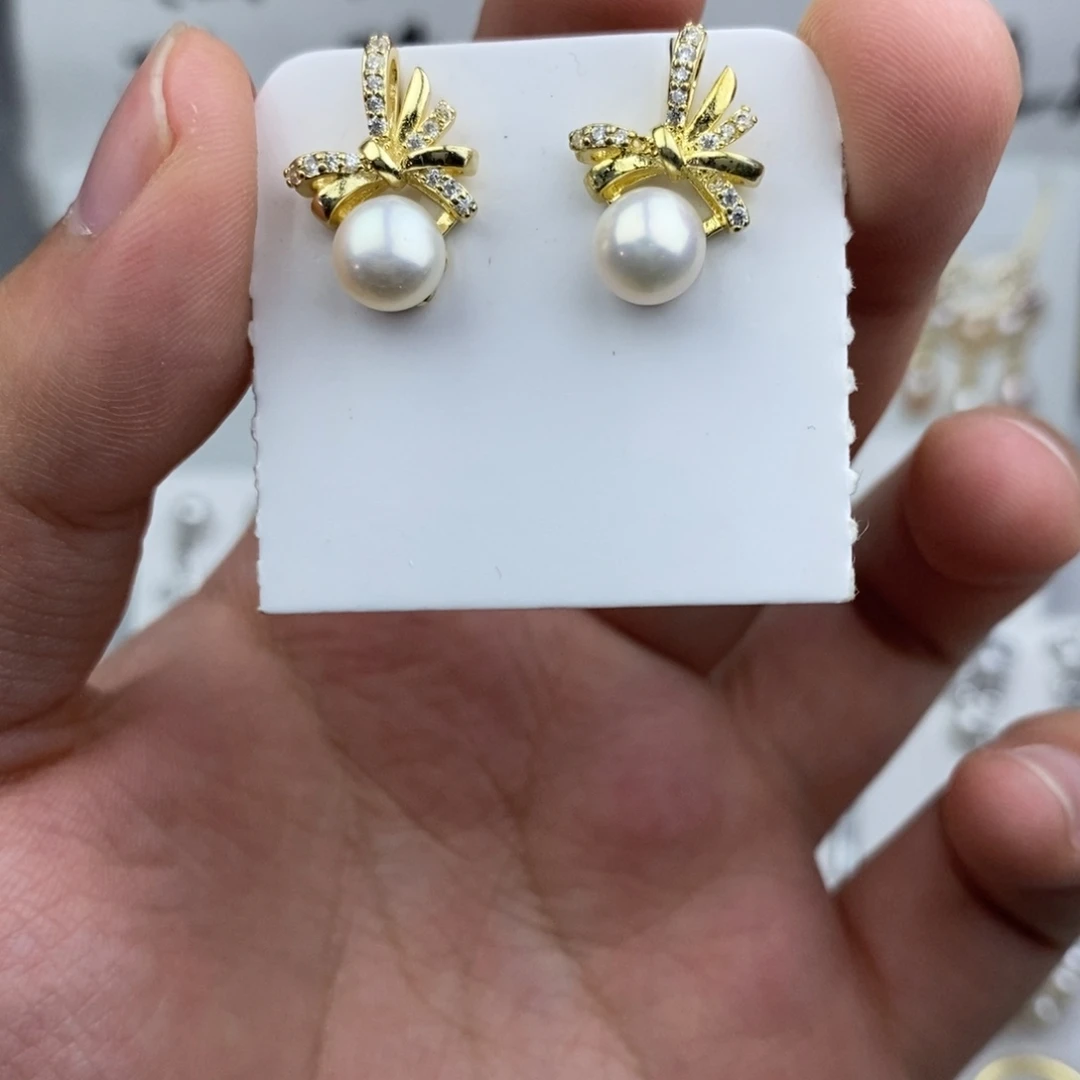 淡水珍珠未镶嵌耳饰