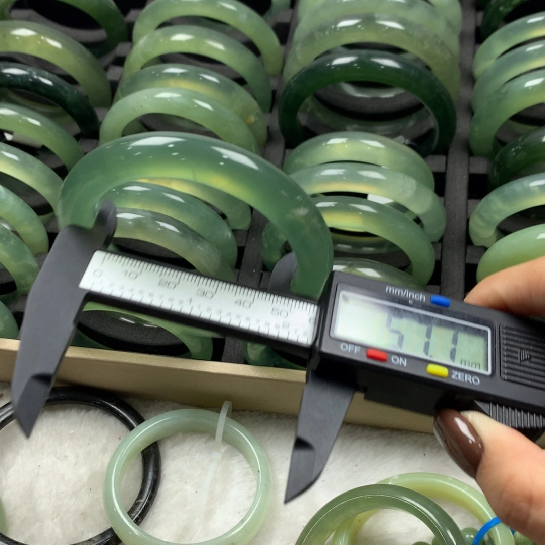 蛇纹石玉未镶嵌手镯291