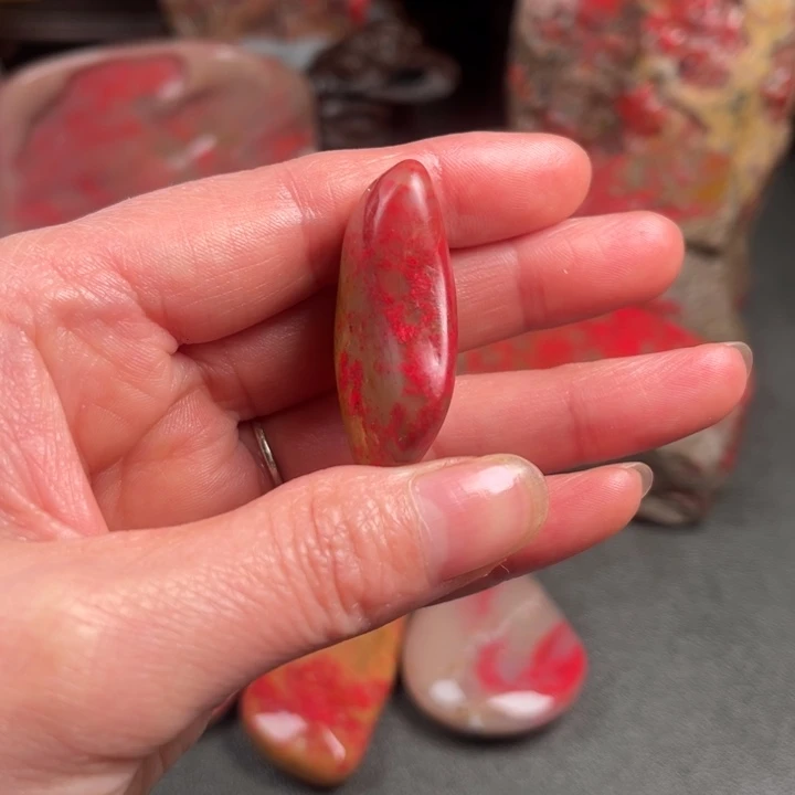 昌化鸡血石笙****）昌化鸡血石原石挂件