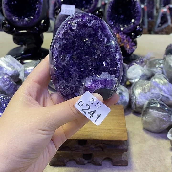 未镶嵌水晶大型摆件（非配饰）