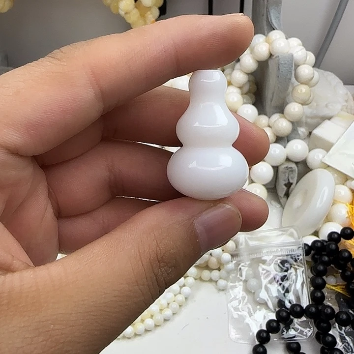 大果紫檀（缅甸花梨）小葫芦带绳子