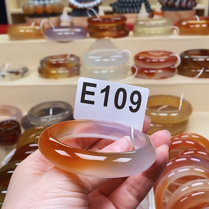 玛瑙/玉髓手镯未镶嵌一***葩