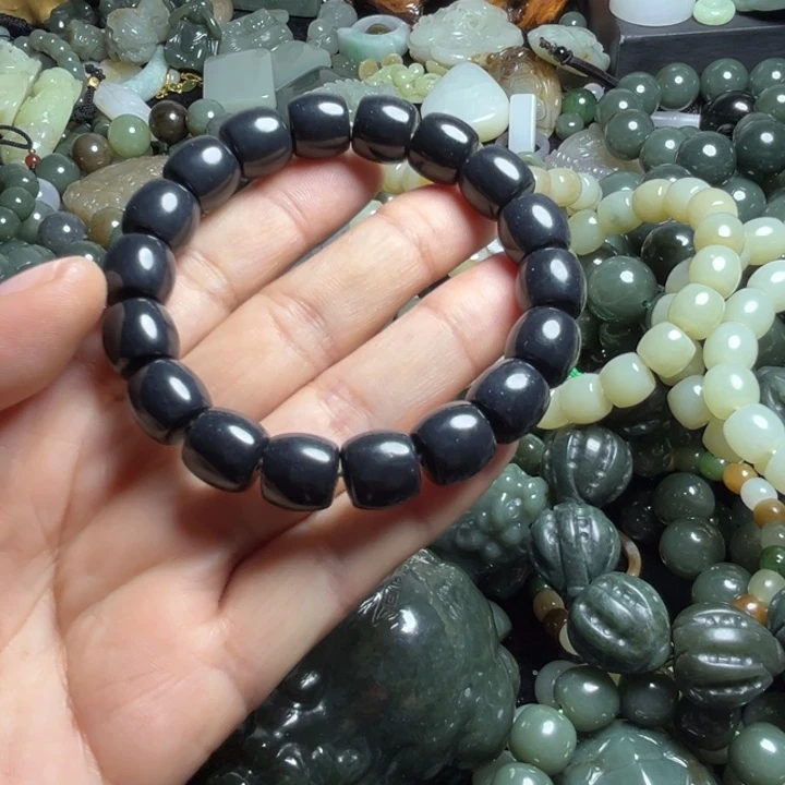 和田玉手串未镶嵌?**湖