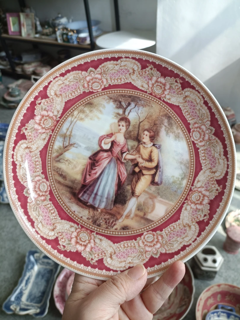 雅顿白瓷红色罗密欧与朱丽叶点心盘