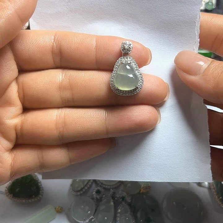 未镶嵌翡翠耳饰葫芦