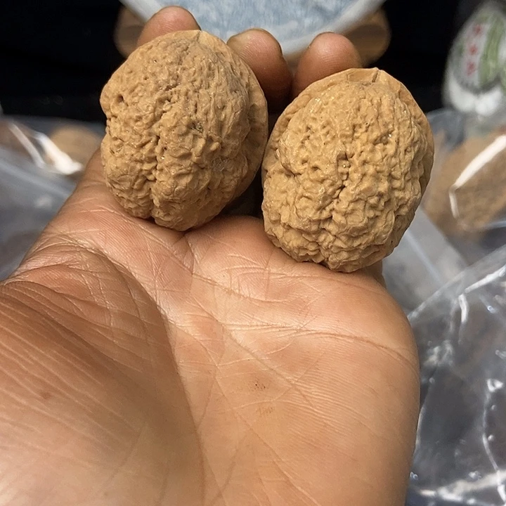 把件文玩核桃云南铁核桃基地49