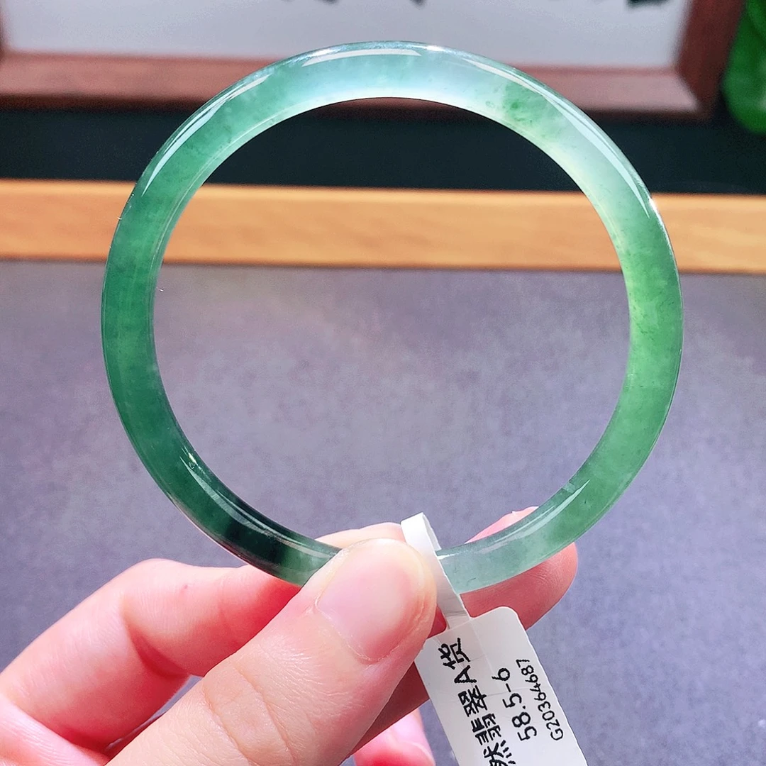 未镶嵌手镯翡翠天然翡翠