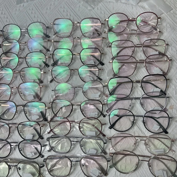 网红素颜眼镜女显瘦显白平光镜韩版新款圆脸可配近视眼镜框