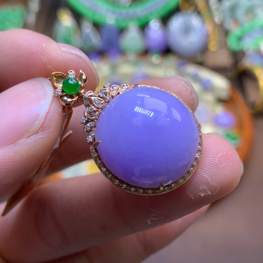 翡翠18K金镶嵌颈饰