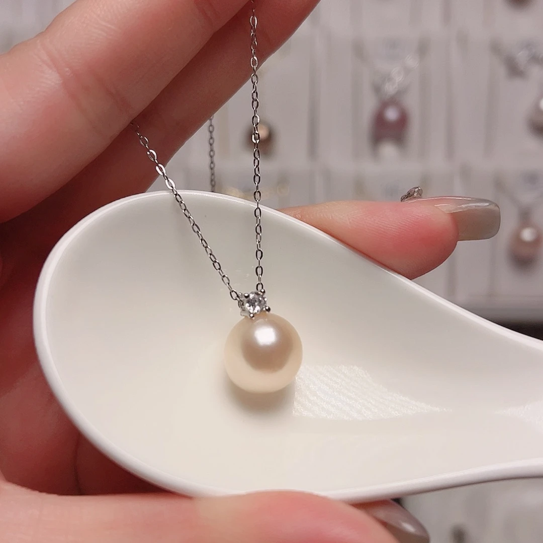 淡水珍珠吊坠(赠链)未镶嵌