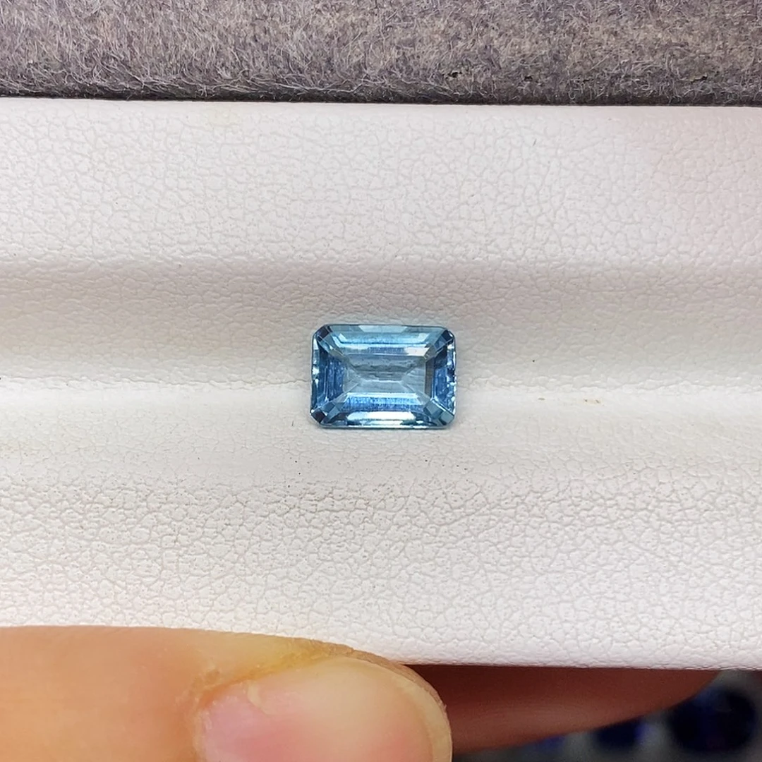 海蓝宝石裸石1.24克拉天然全净满火彩圣玛利亚海蓝宝