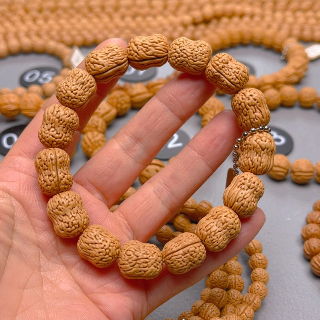 惊***3菩提籽类桃核手串