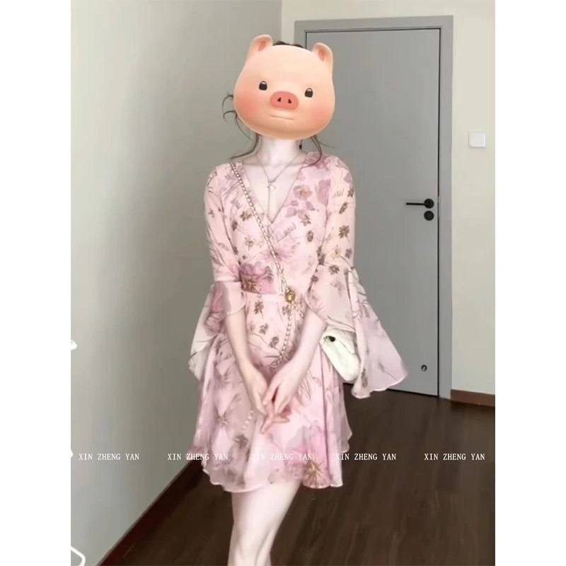 XZY/欣争艳 微胖法式气质V领印花连衣裙女25年夏季仙气喇叭袖短裙