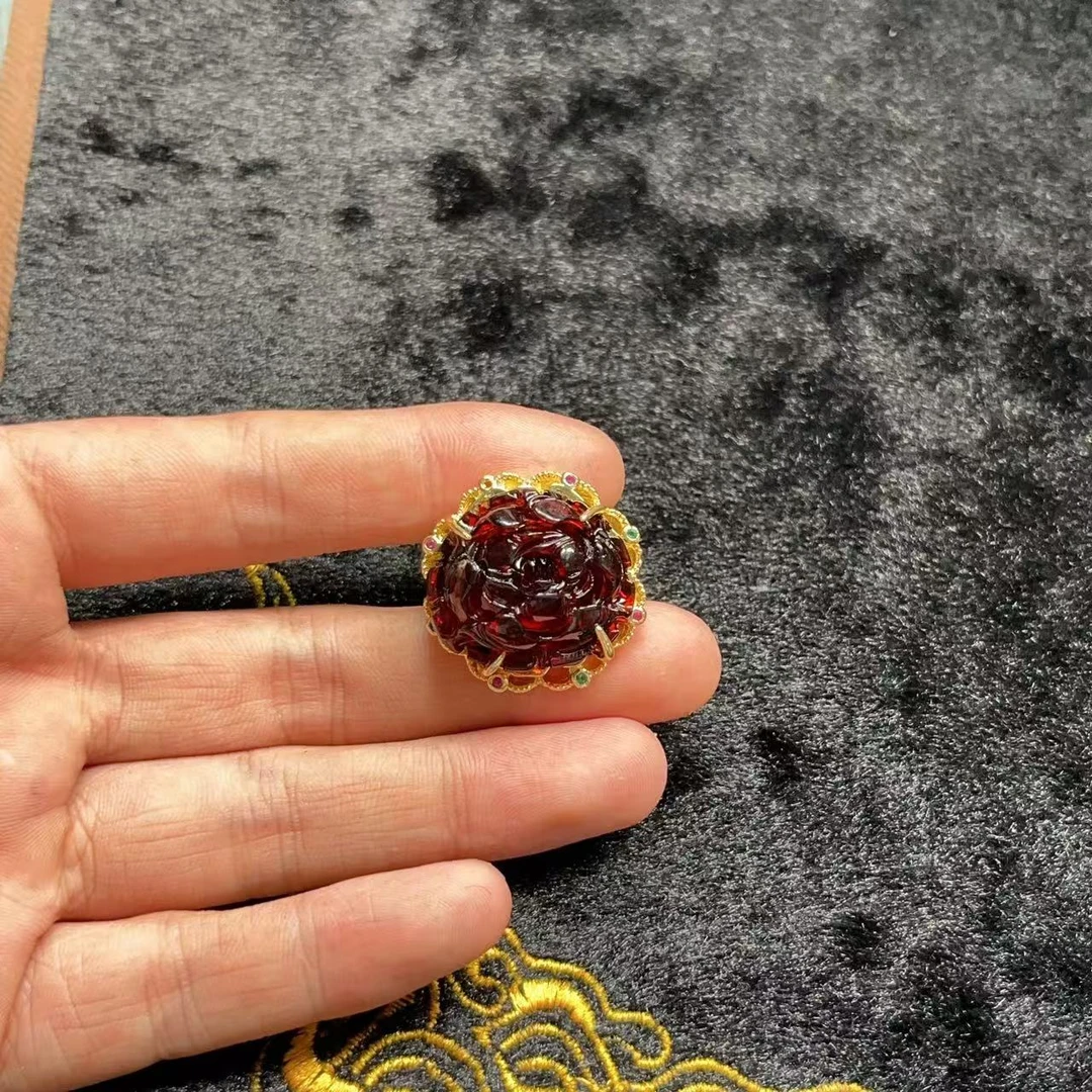 天然净水血珀牡丹花戒指 E108—多样性发