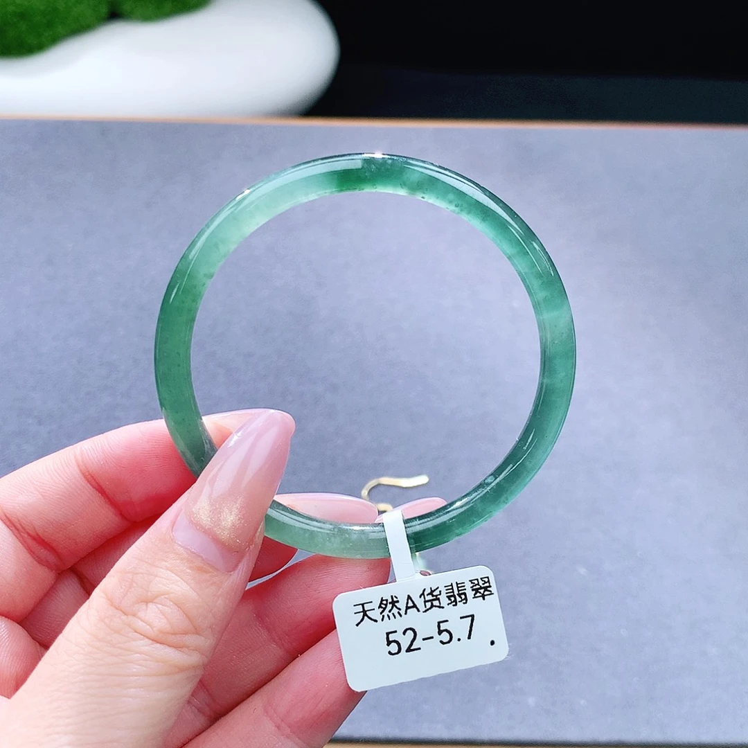 未镶嵌手镯（圆镯）翡翠