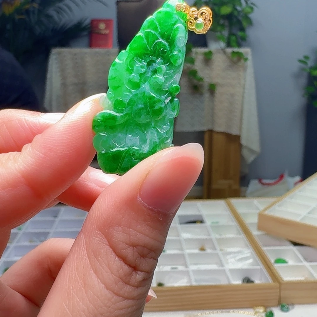 翡翠18K金镶嵌吊坠(不含链)天然