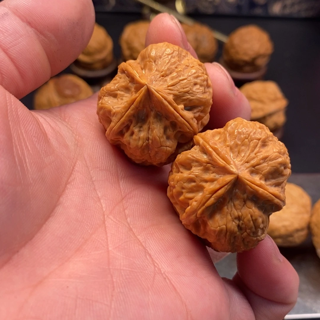 把件文玩核桃梅花三愣