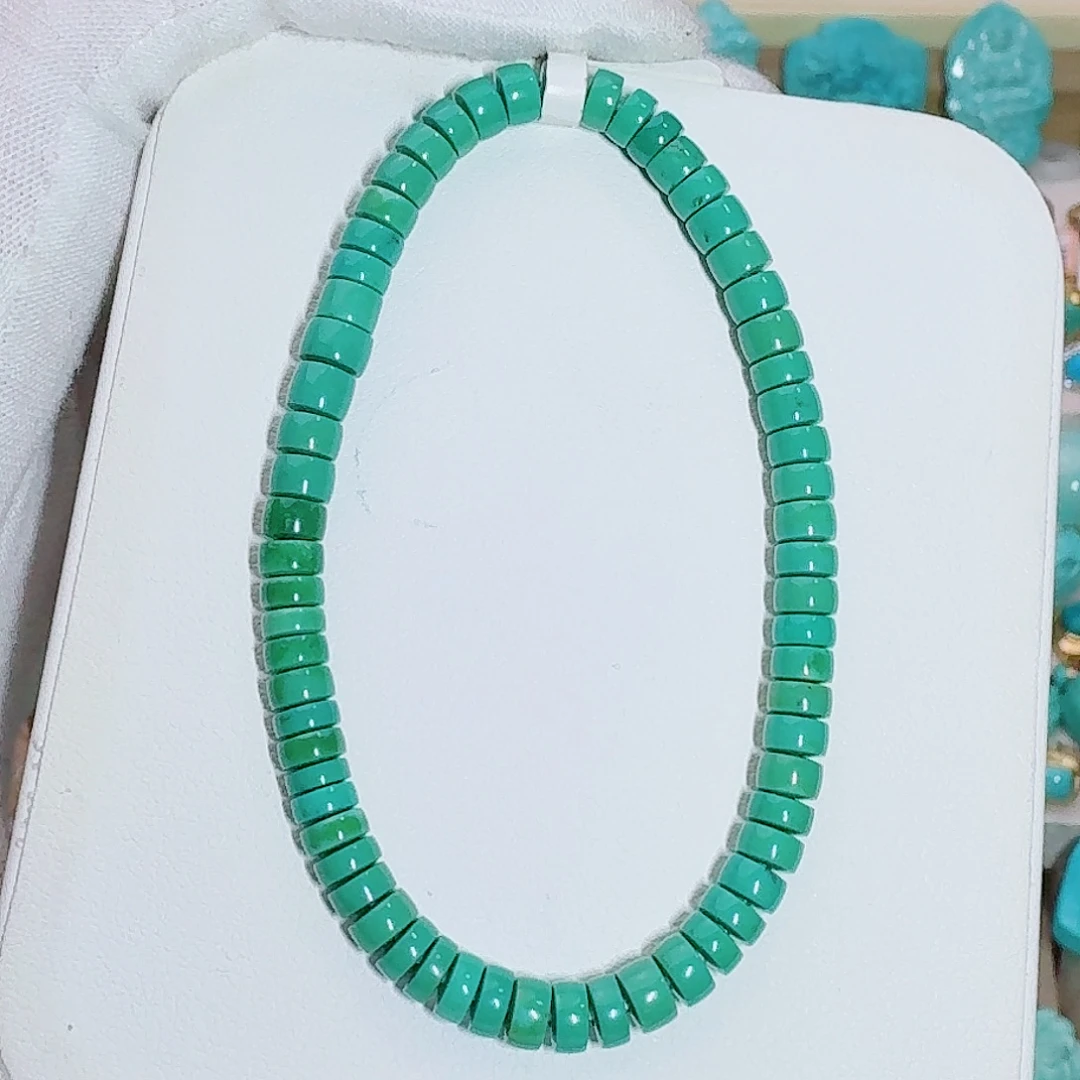 绿松石未镶嵌珠宝奇石精品翠绿隔片手串