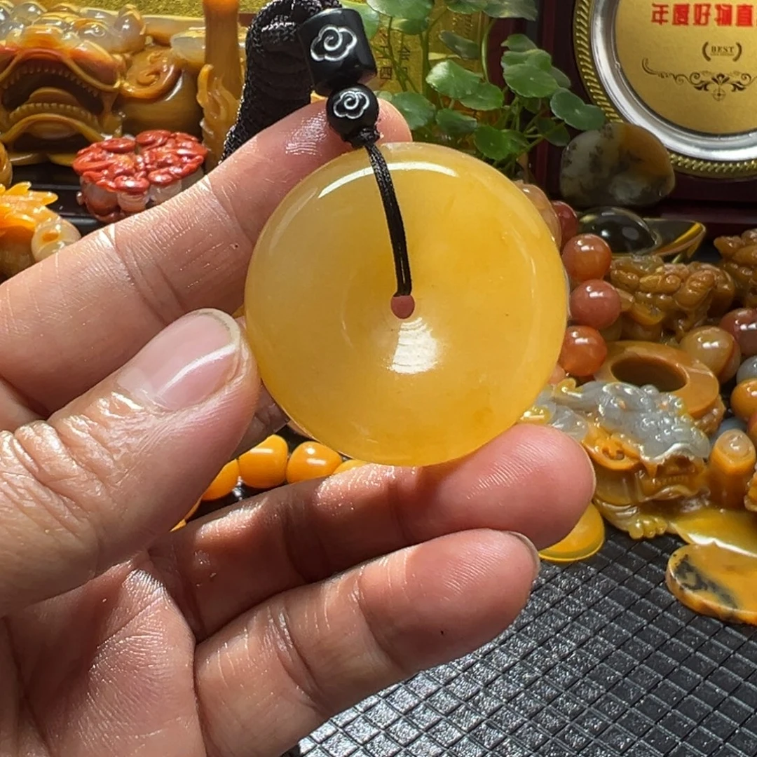 石英质玉未镶嵌颈饰