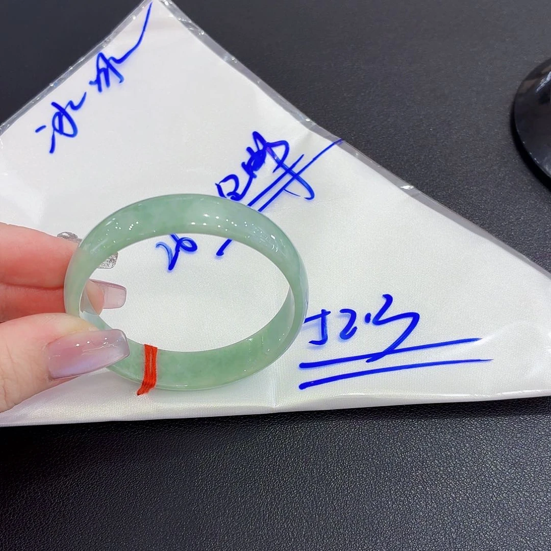 玲***儿未镶嵌手镯翡翠天然缅甸翡翠手镯53