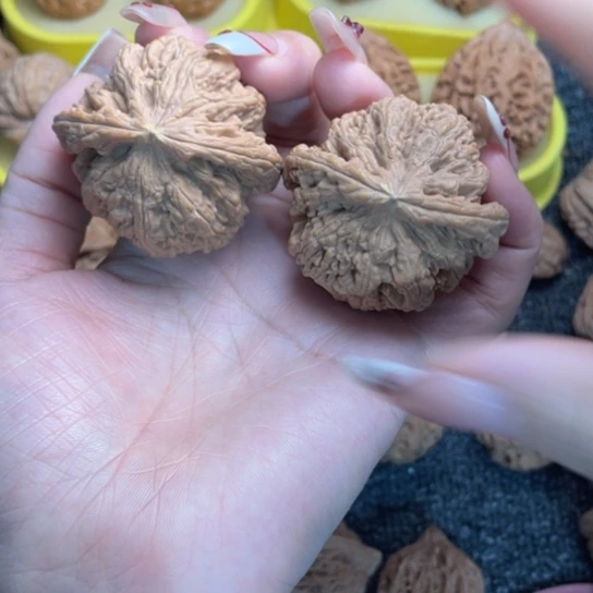 渡***肌吊坠文玩核桃大粗筋40