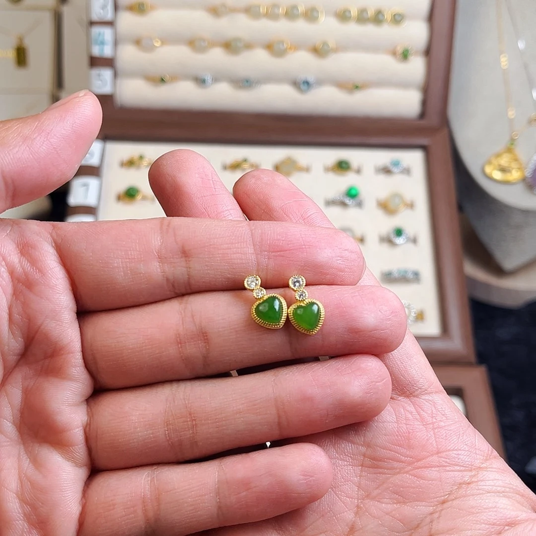 和田玉耳饰银S925镶嵌小***梦爱心