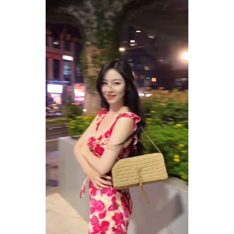 韩系纯欲休闲百搭时尚设计感无袖连衣裙收腰显瘦高级感碎花短裙女