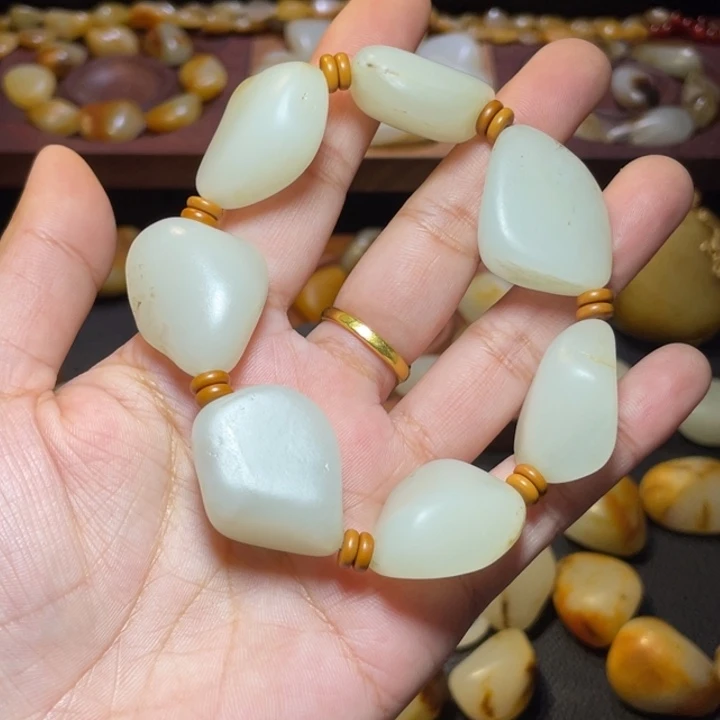 b***）和田玉未镶嵌手链