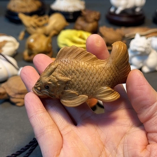 岁***歌鹿骨把件鹿角龙鱼手把件