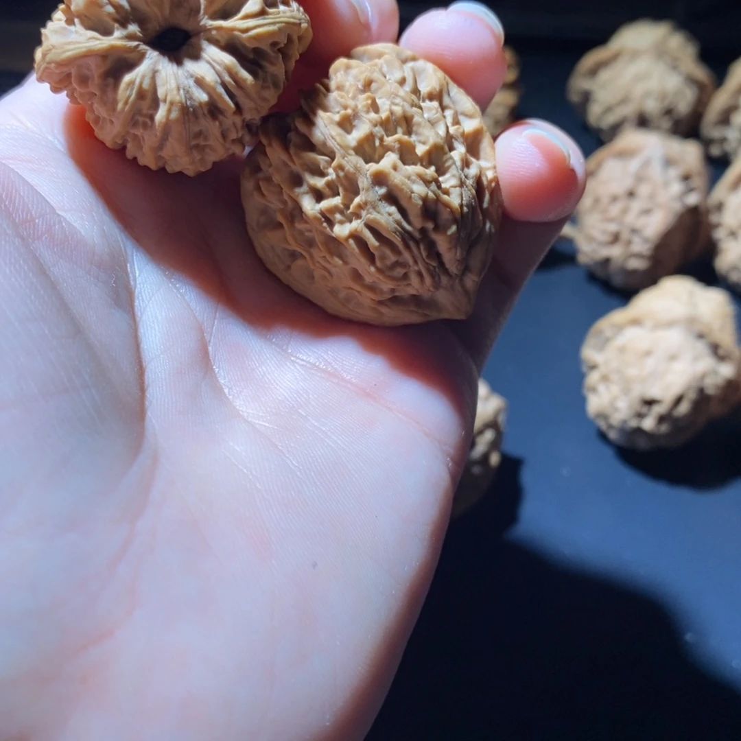 介***呀文玩核桃吊坠山西原树