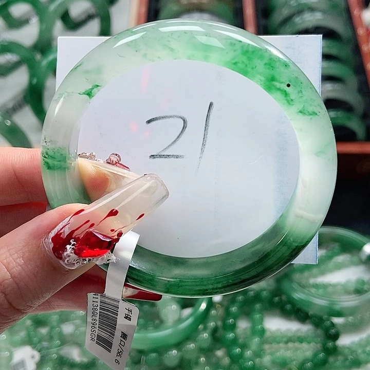 石英质玉手镯未镶嵌天然A货非洲翠手镯