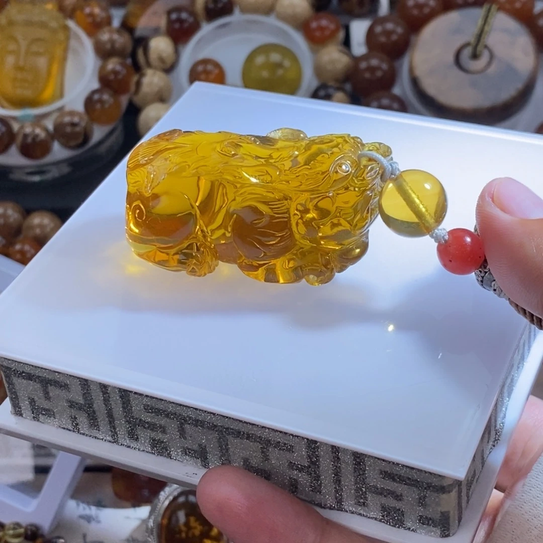 未镶嵌琥珀珠宝奇石