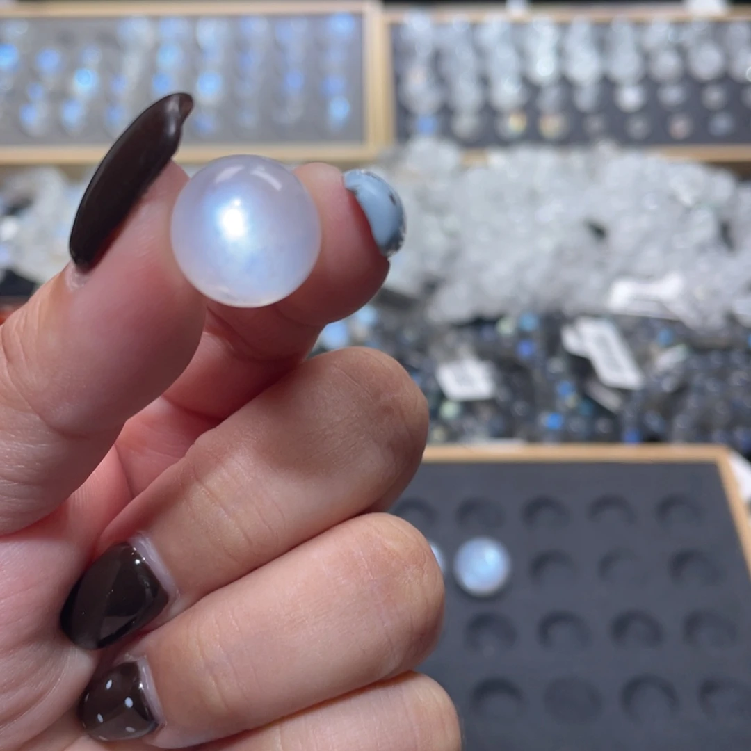 陆****长石裸石蓝月光单珠直径14mm