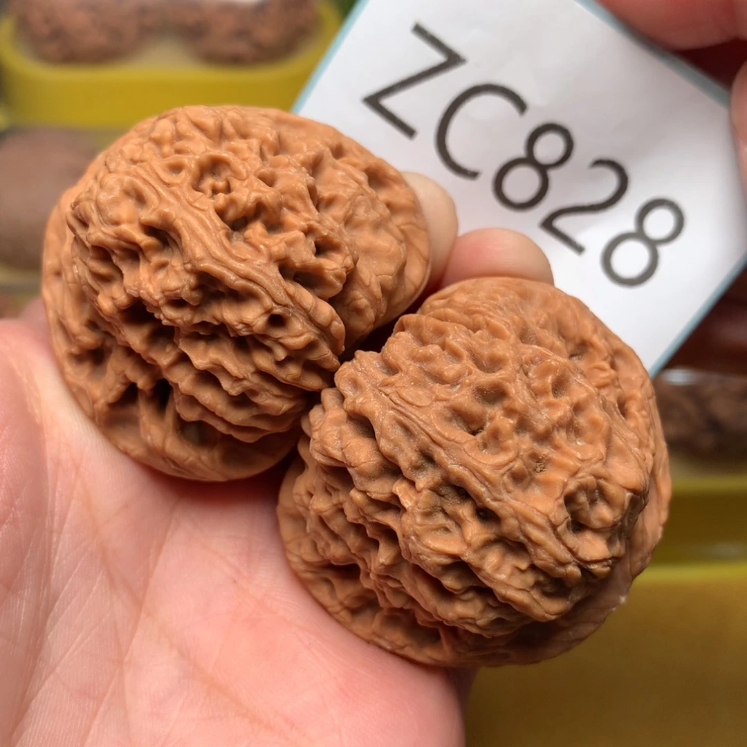 文玩核桃把件毕业粗筋红皮球疆44