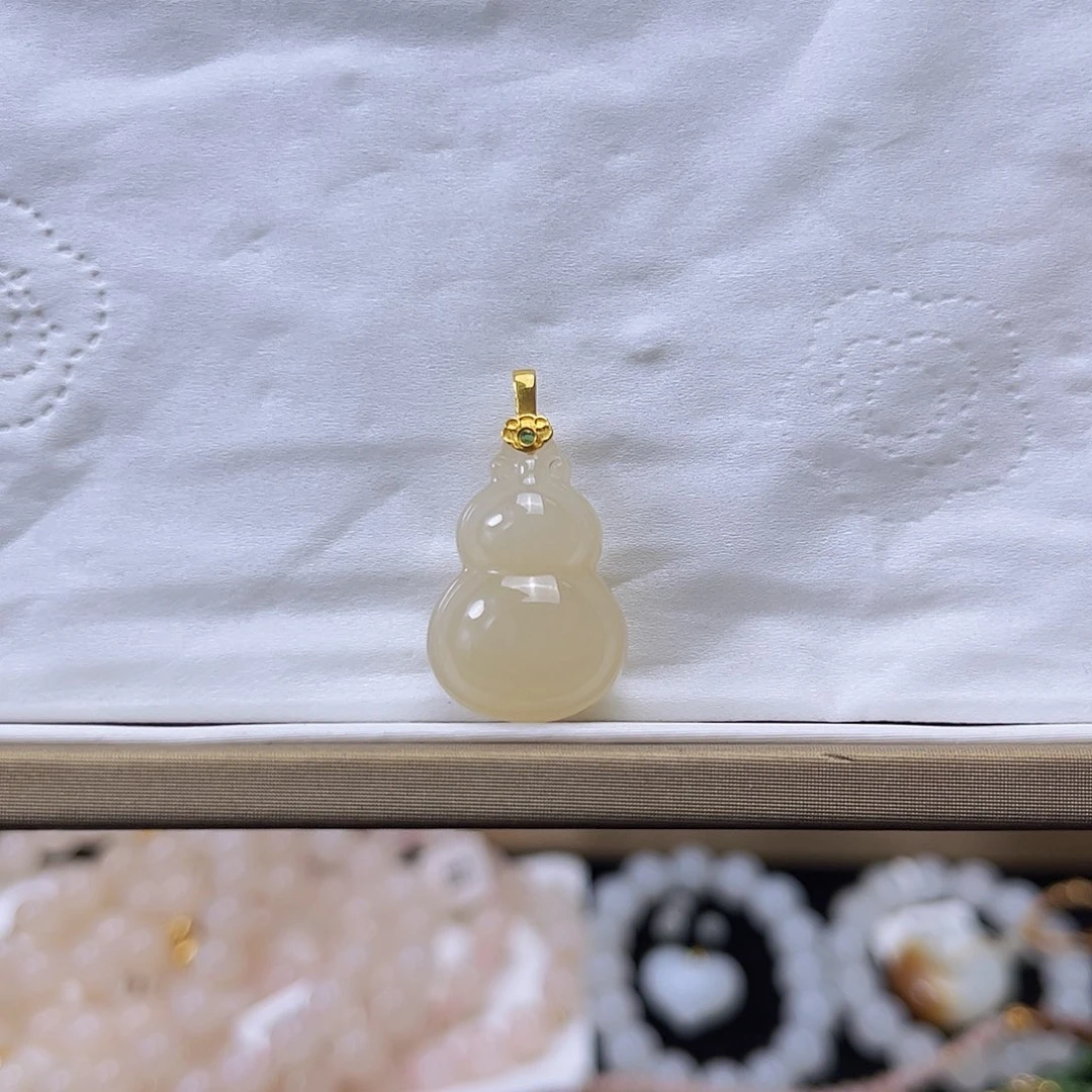 和田玉18K金镶嵌吊坠(不含链)