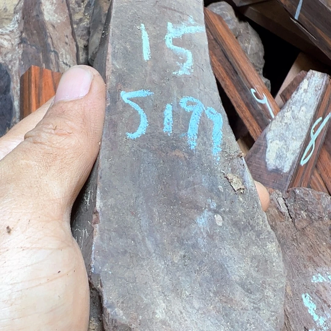 用***2交趾黄檀（大红酸枝）