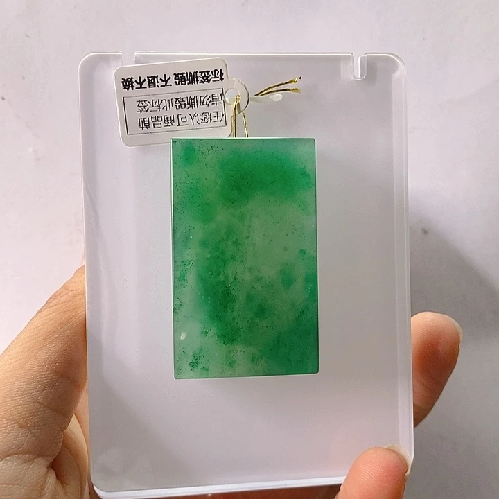 石英质玉未镶嵌颈饰