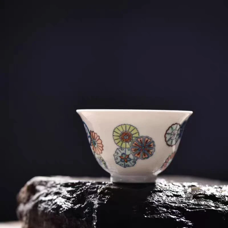 【涂杏花】斗彩皮球花——主人杯