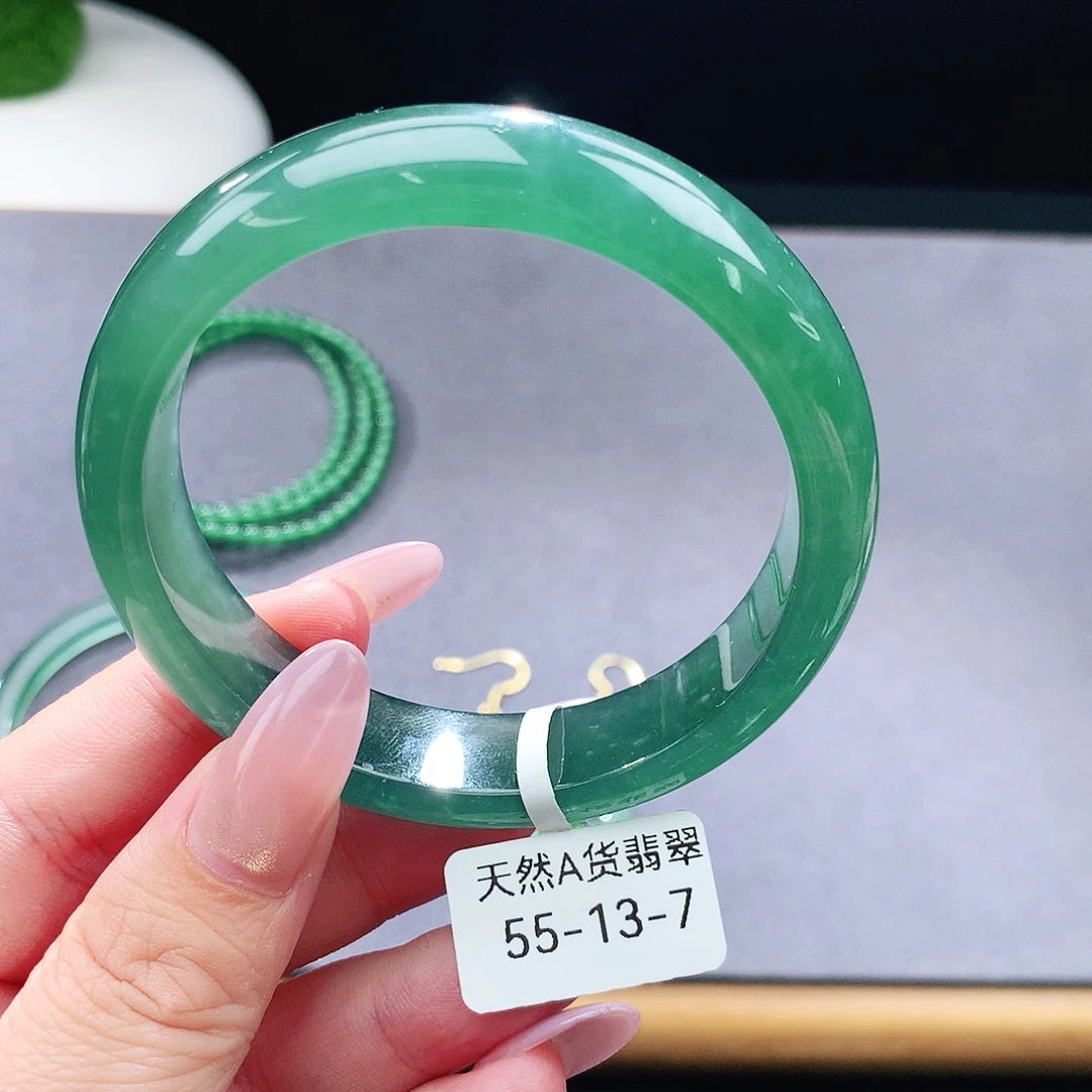 未镶嵌手镯（圆镯）翡翠