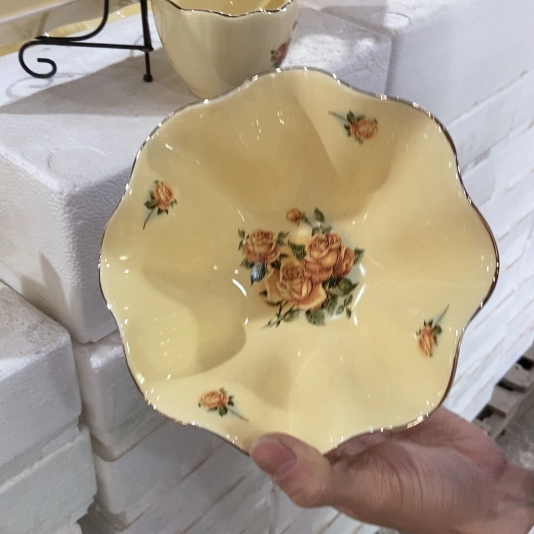 星博陶瓷……………………………………