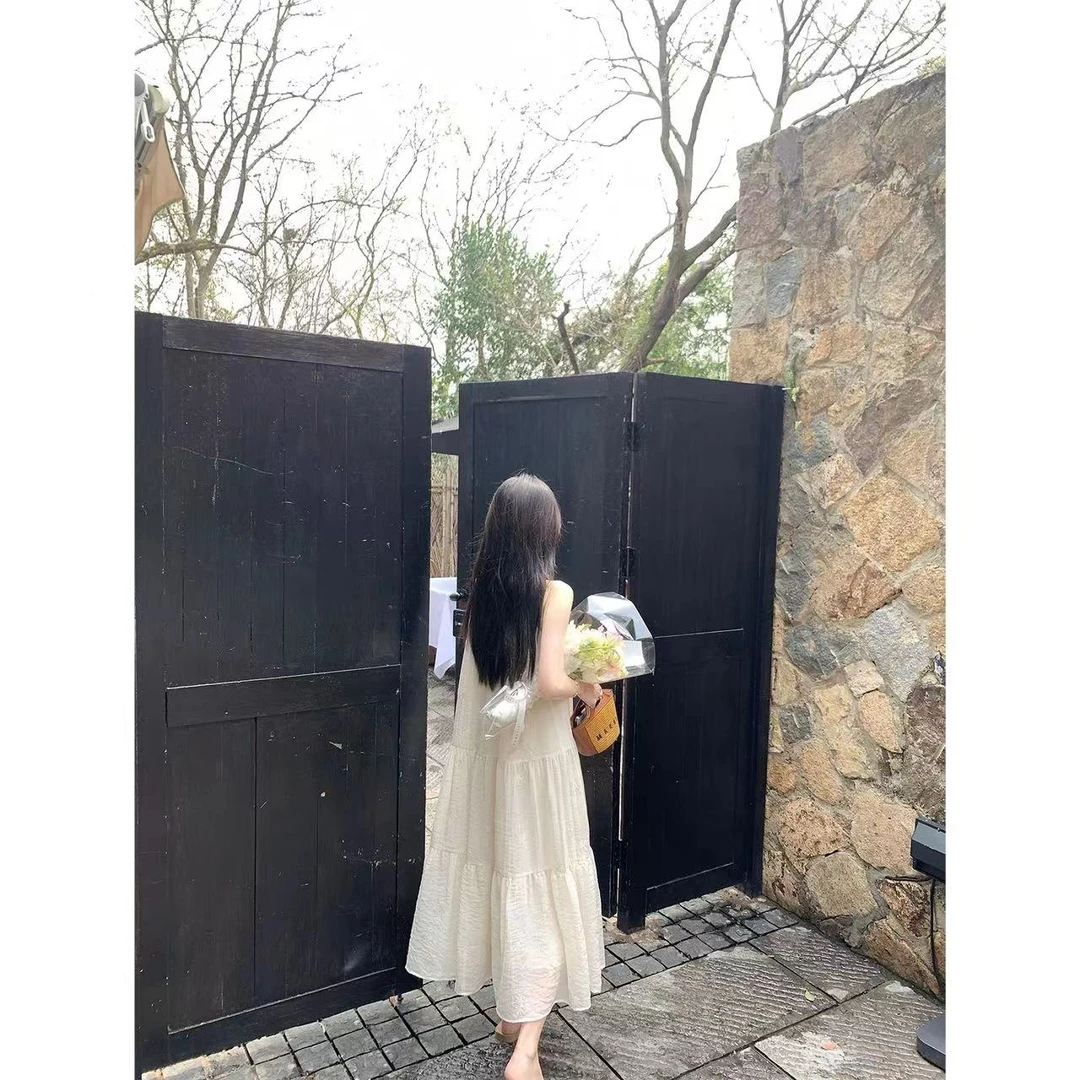 徐秋阳  蝴蝶挂脖连衣裙  百搭时尚休闲设计感气质挂脖连衣裙9209
